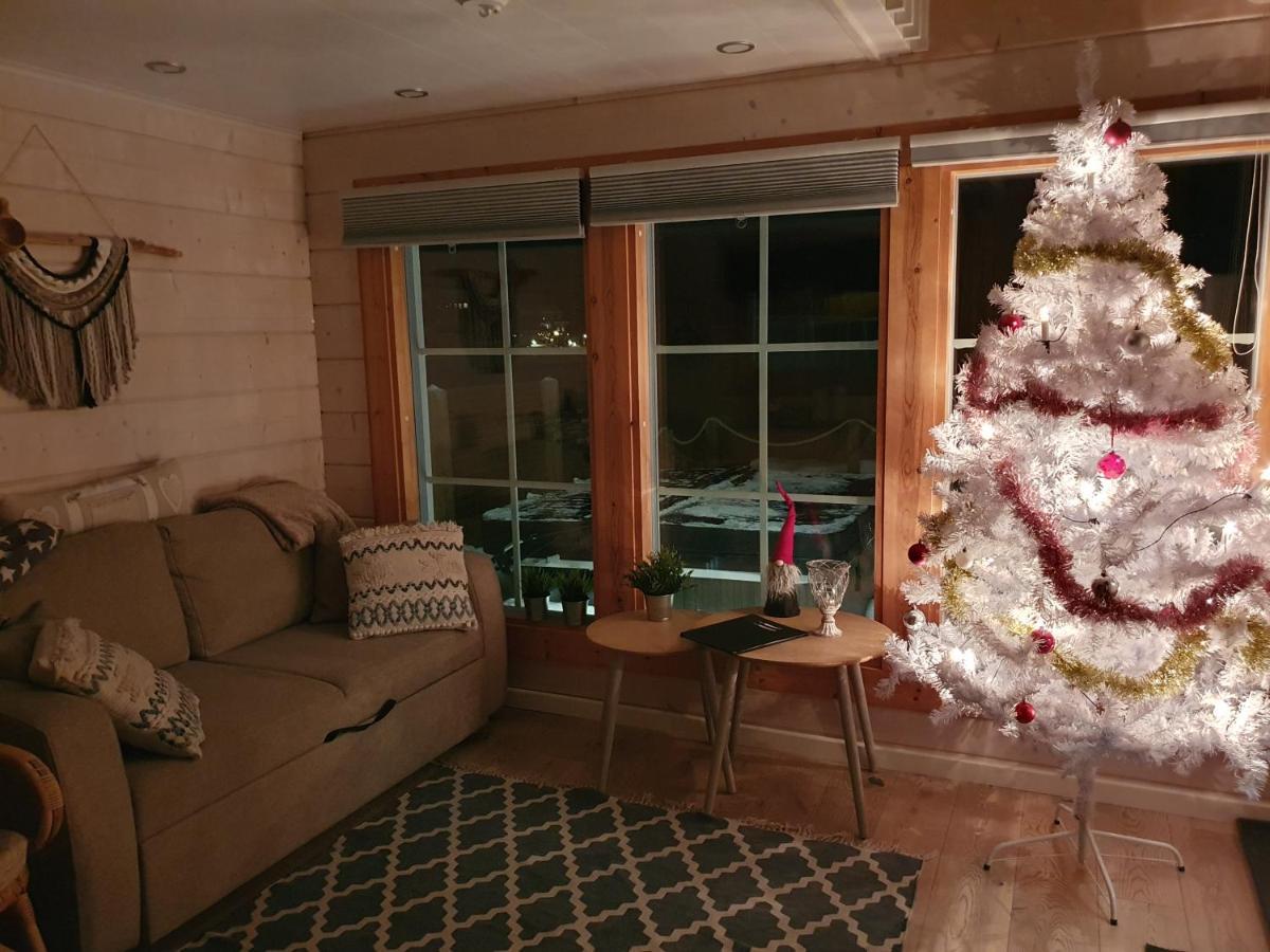 Stunning Log Cabin 45M2 On The Shore Of Kallavesi. Kuopio Eksteriør billede