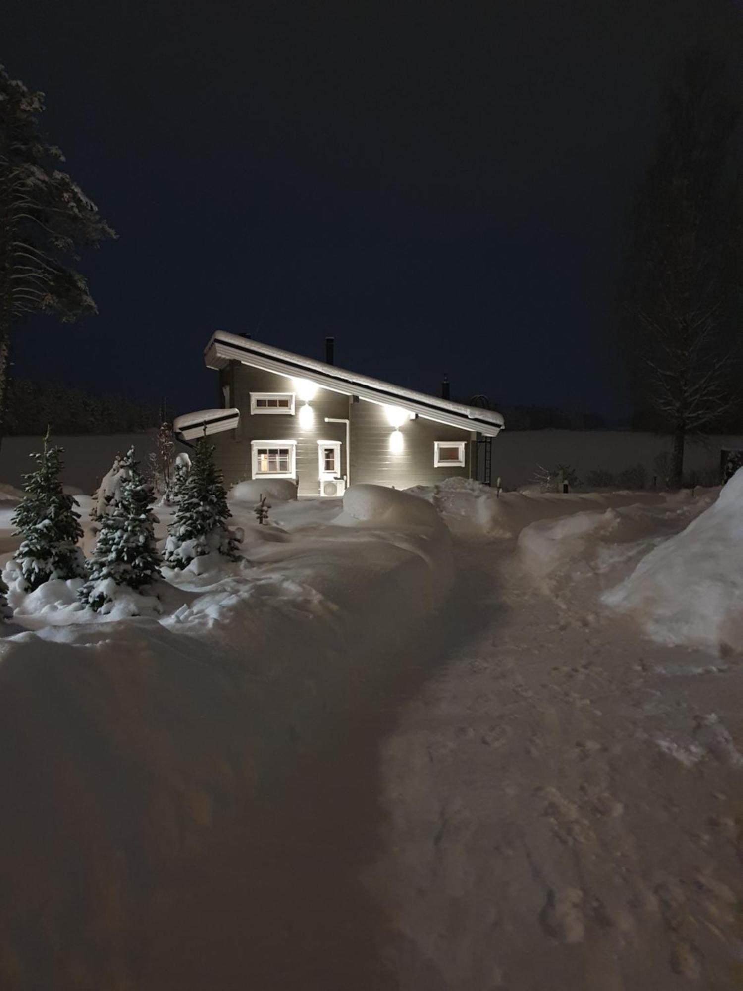 Stunning Log Cabin 45M2 On The Shore Of Kallavesi. Kuopio Eksteriør billede