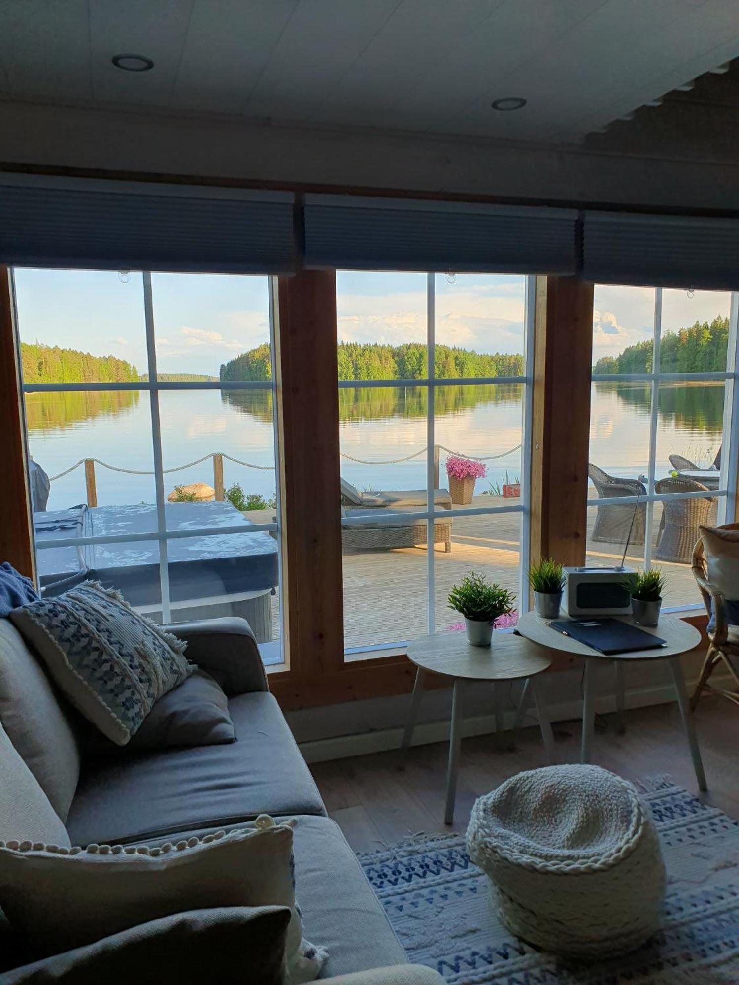 Stunning Log Cabin 45M2 On The Shore Of Kallavesi. Kuopio Eksteriør billede
